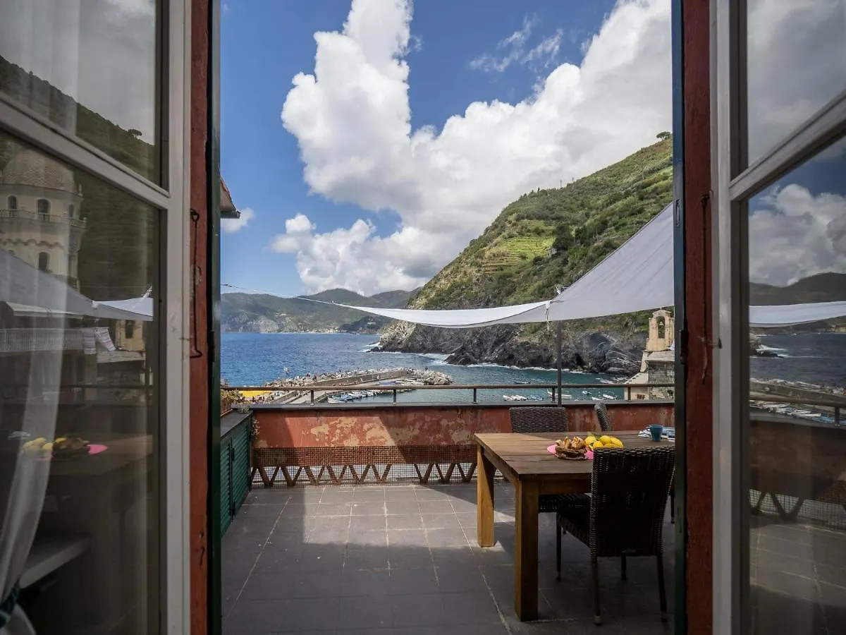 La Casa Di Eroico Vino Aparthotel Vernazza 0*,  Italy