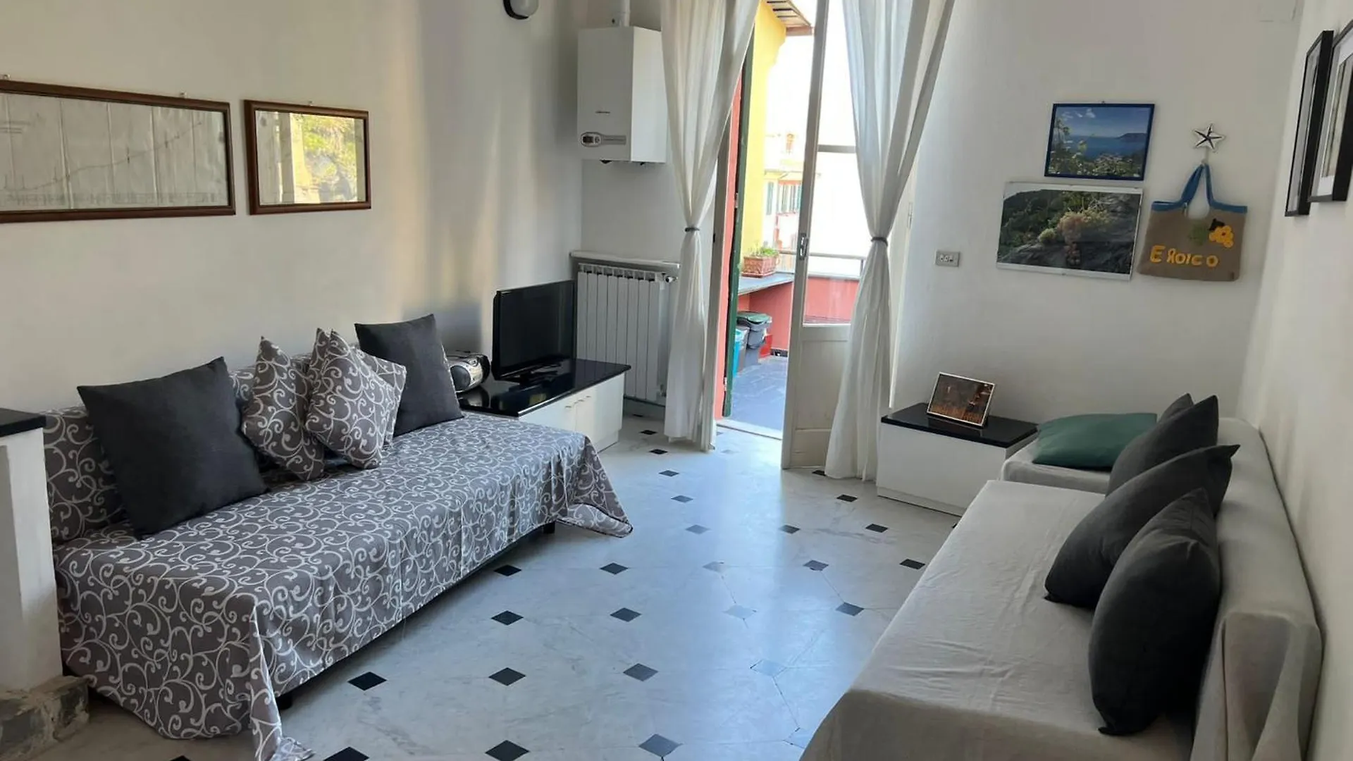 La Casa Di Eroico Vino Aparthotel Vernazza